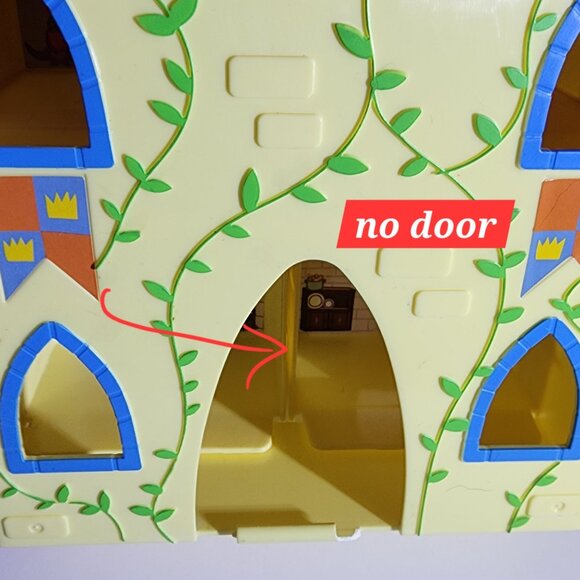 Peppa Pig Playset Bundle Lot Castle Dollhouse Yellow House Carry Case Kids Toys - Picture 7 of 9